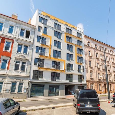 Brand New Studio Apartment # 42 In Brand New Building With Free Parking In The Center Prag Exterior foto