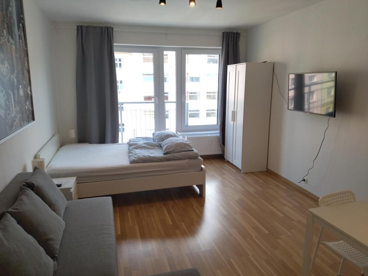 Brand New Studio Apartment # 42 In Brand New Building With Free Parking In The Center Prag Exterior foto